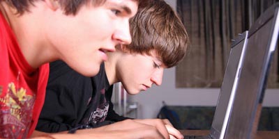 Internet Nutzer: 140 Minuten je Tag und Männer surfen länger Internet Nutzer: 140 Minuten je Tag und Männer surfen länger